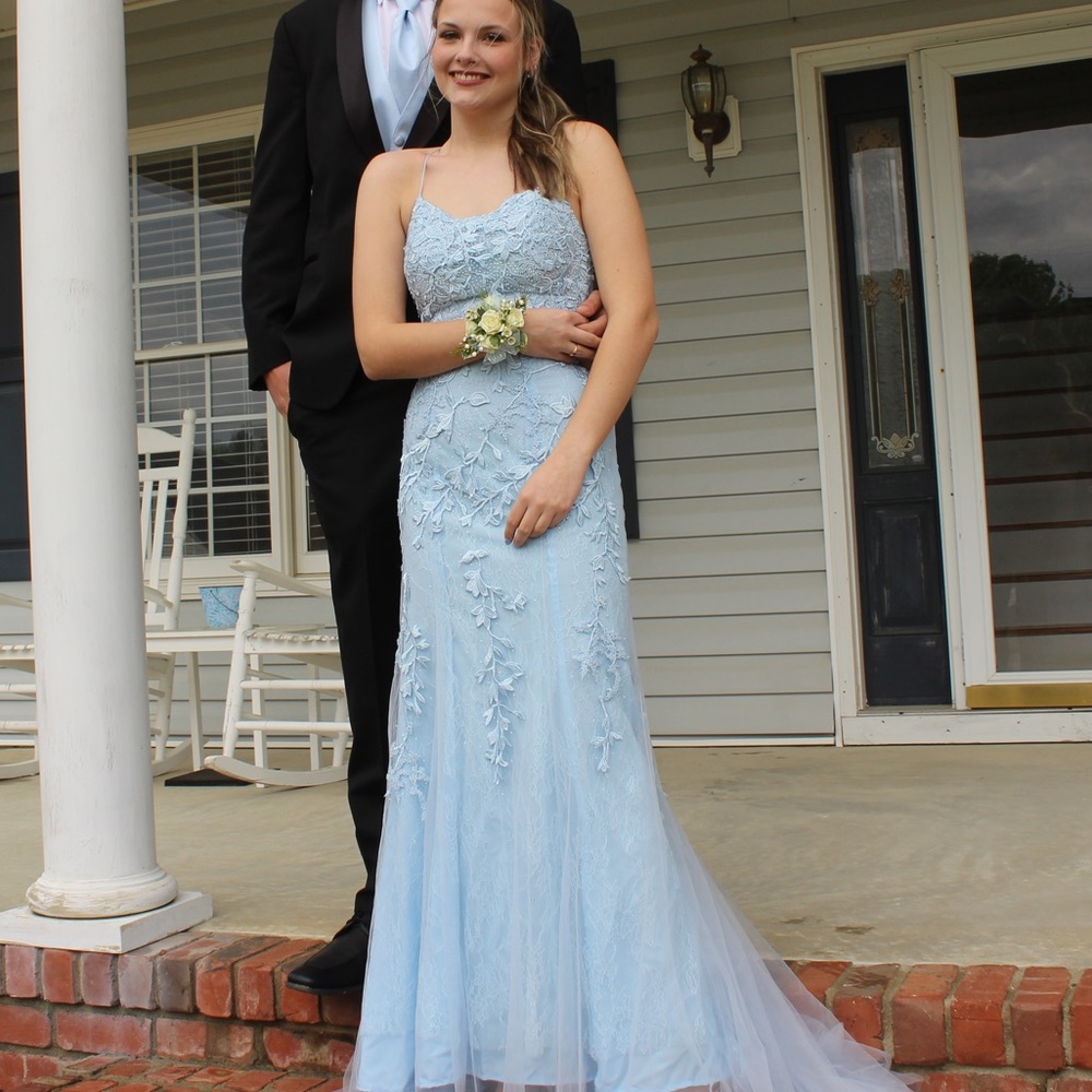 Very pretty light blue prom dress